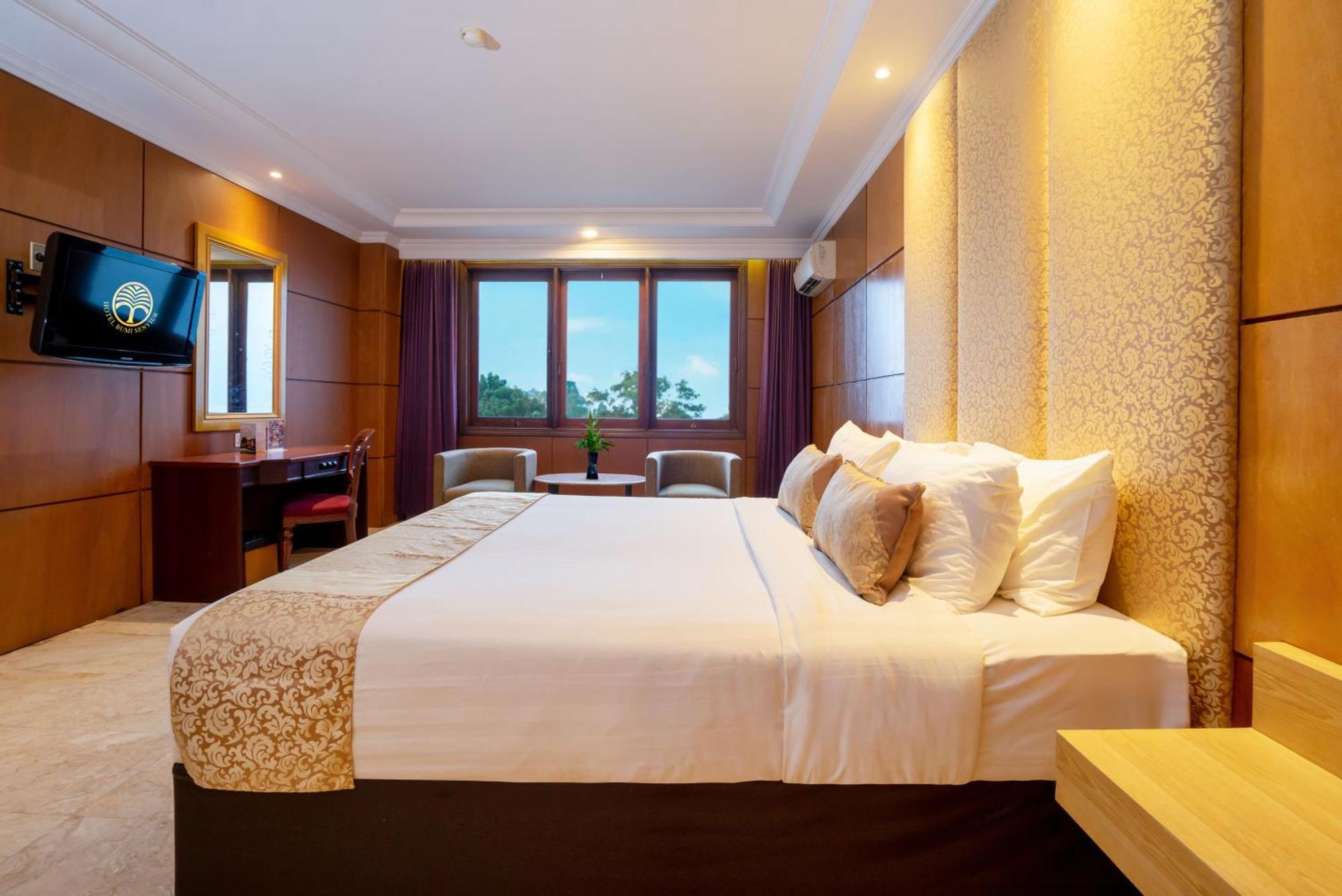 Hotel Bumi Senyiur Samarinda Buitenkant foto
